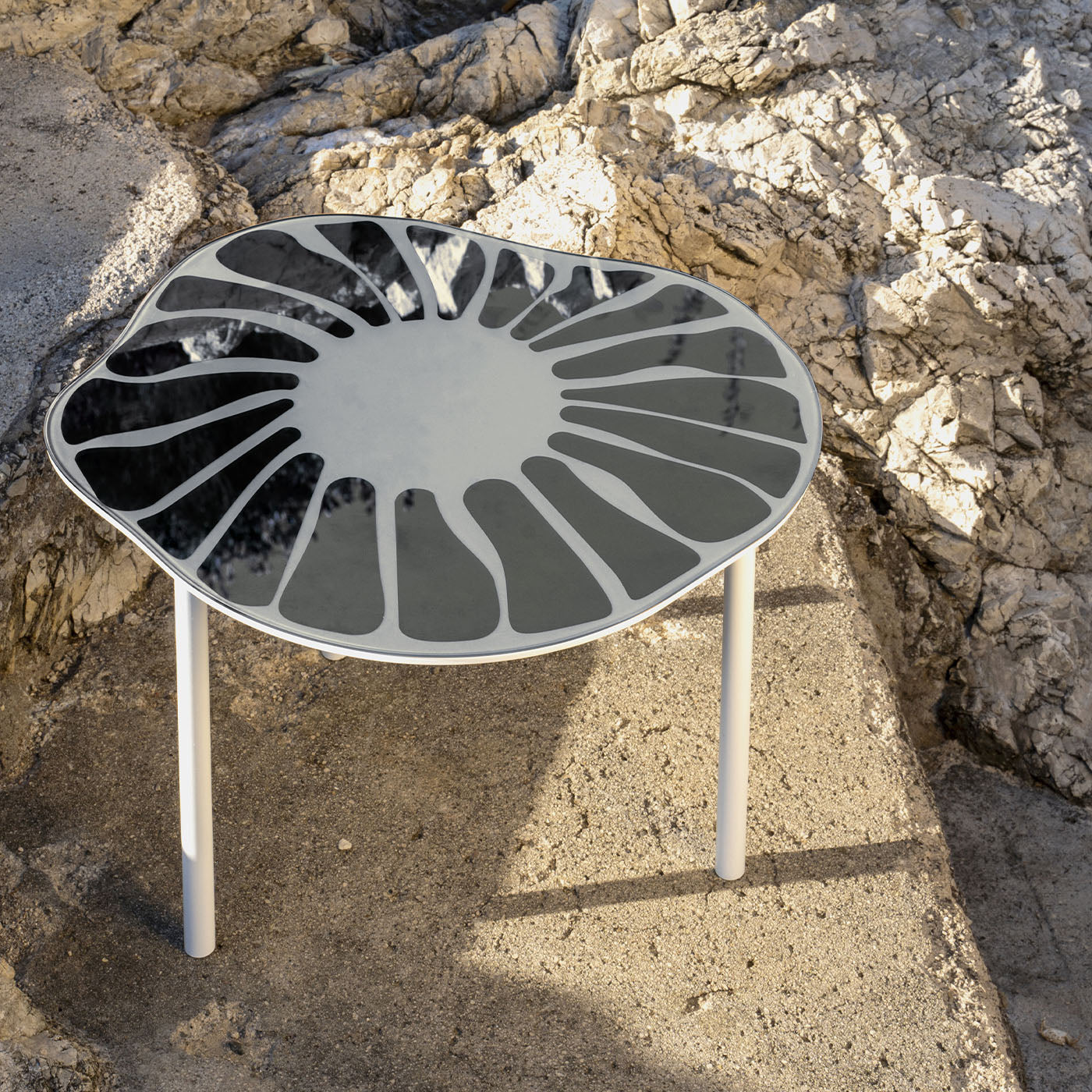 Cesareo Large Fumé Glass Side Table - Alternative view 2