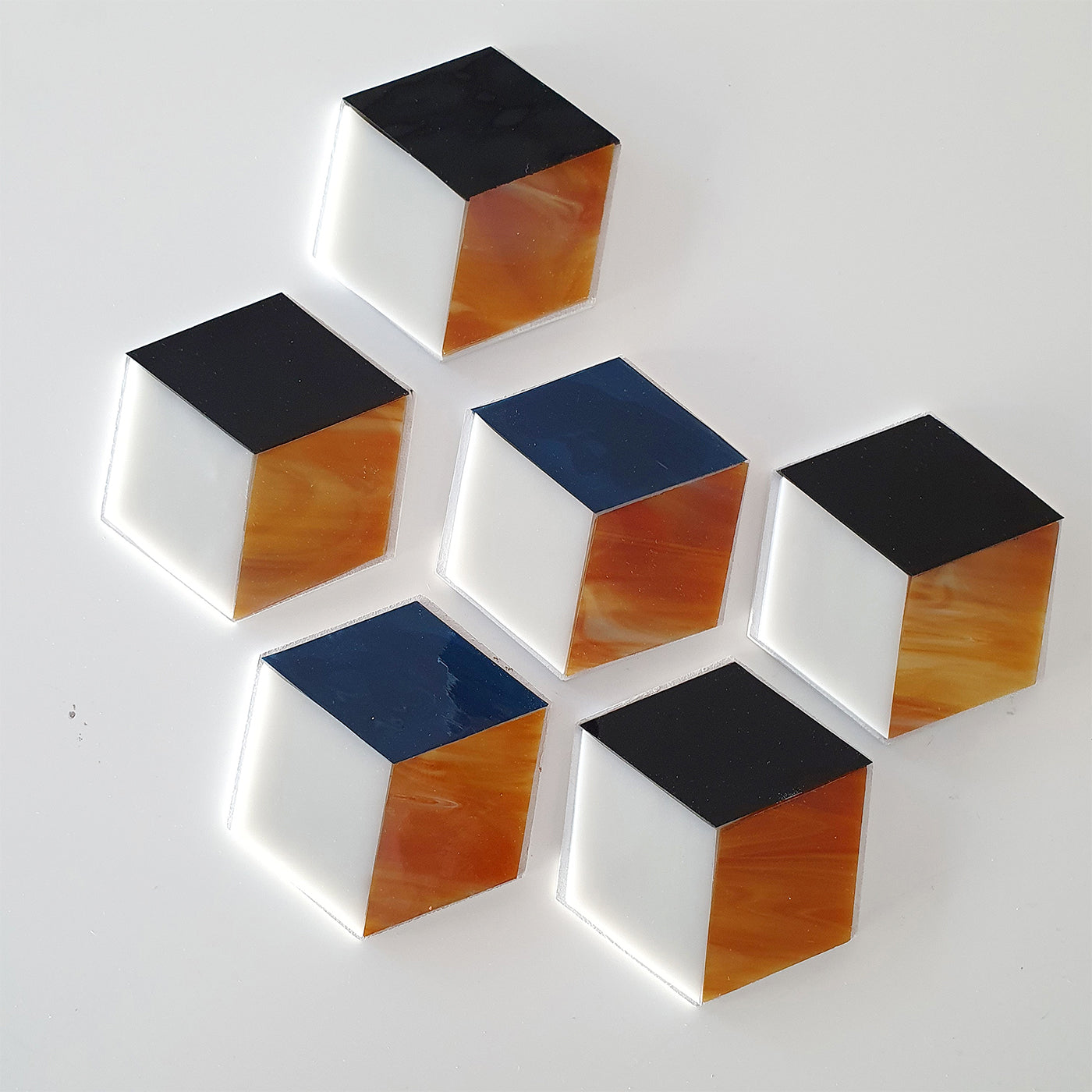 Posavasos hexagonales de cristal Tiffany ocre  - Vista alternativa 2