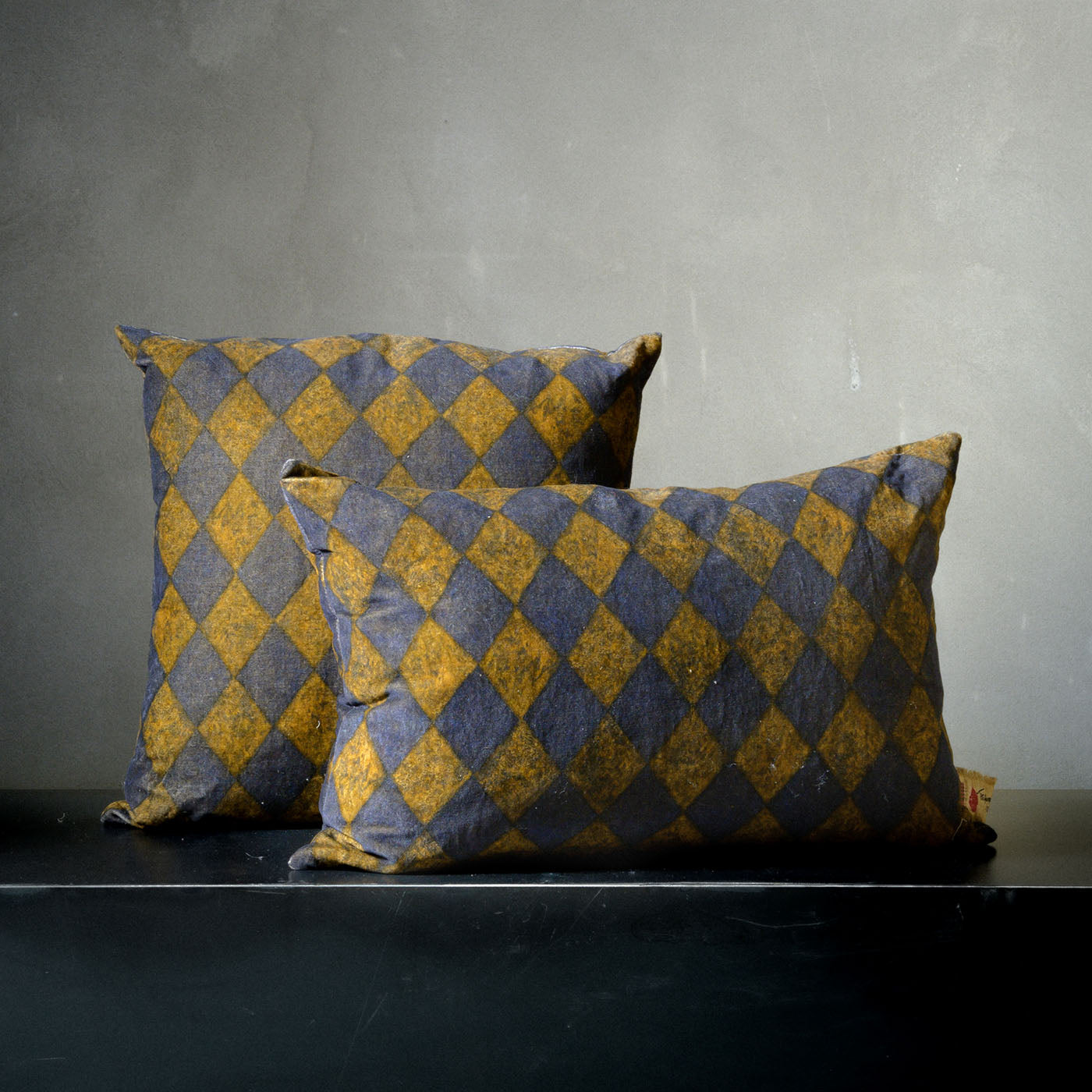 Pungitopo Rectangular Diamond-Patterned Yellow & Blue Velvet Cus - Alternative view 3