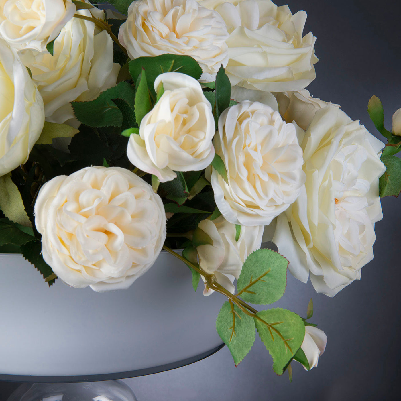 Composición floral de imitación de rosas Camilla con jarrón - Vista alternativa 1