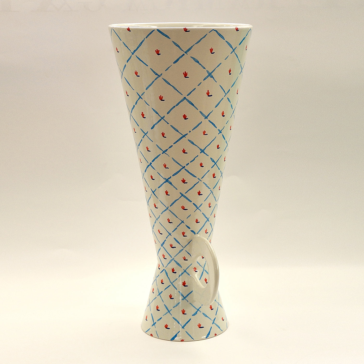 Tall White Vase by Ugo La Pietra - Alternative view 1