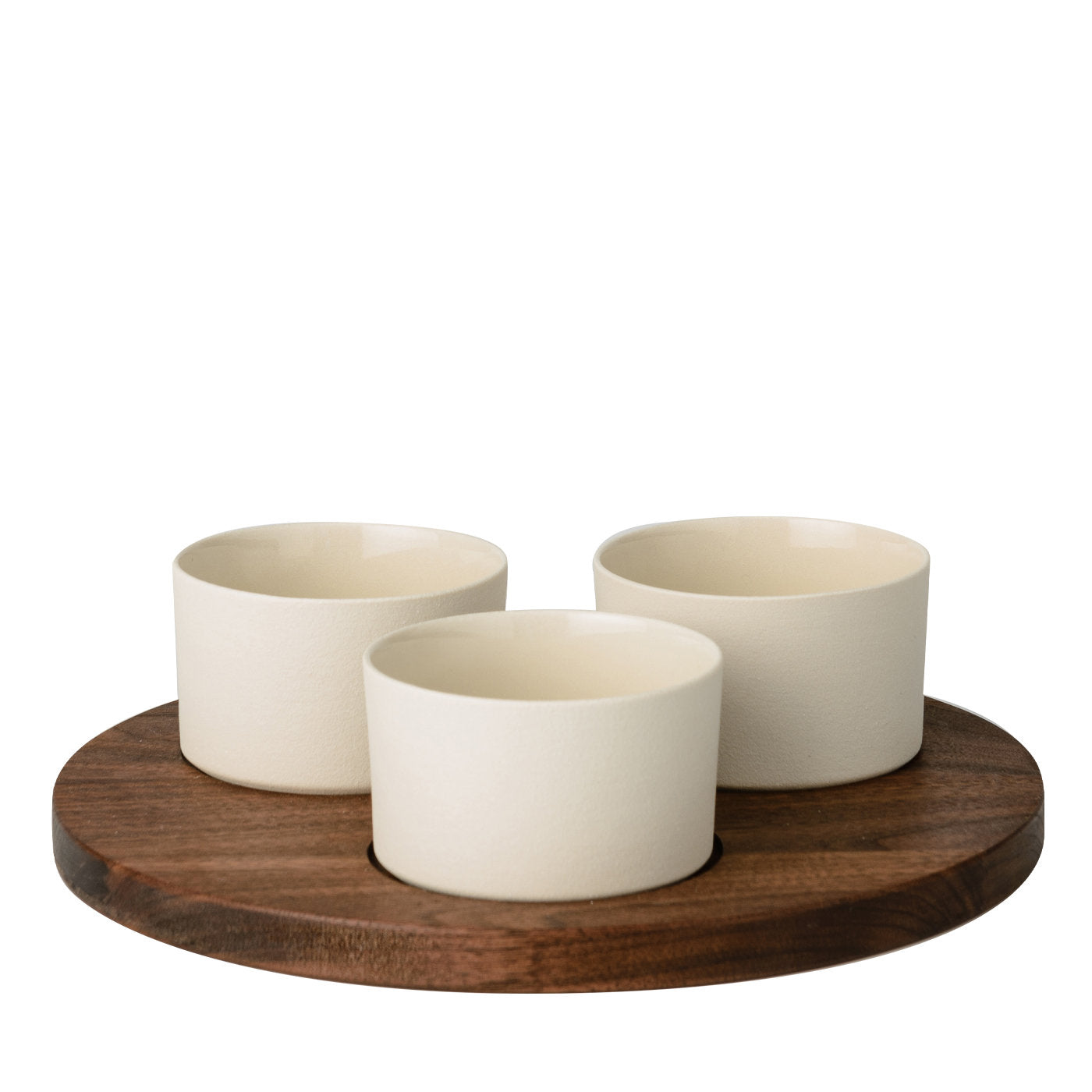 Set de antipasto con 3 cuencos redondos de cerámica y bandeja de madera - Vista principal