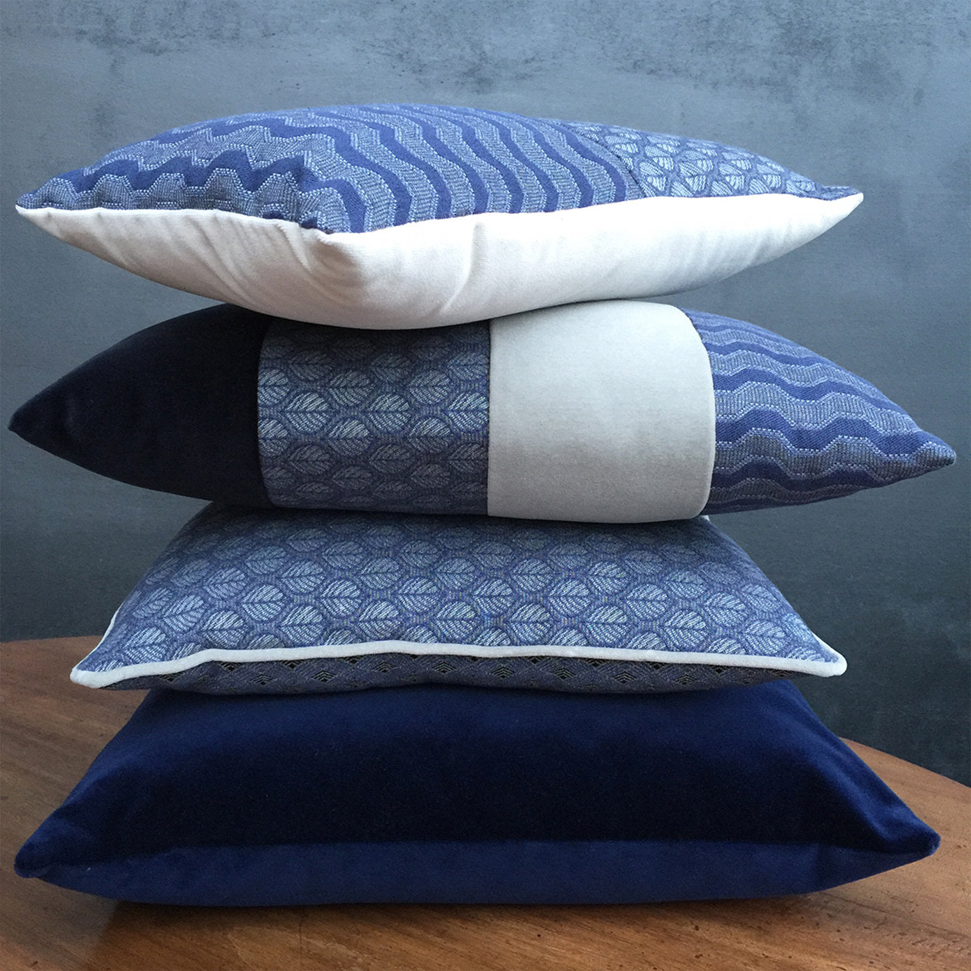 Bis Cushion in jacquard fabrics - Alternative view 1