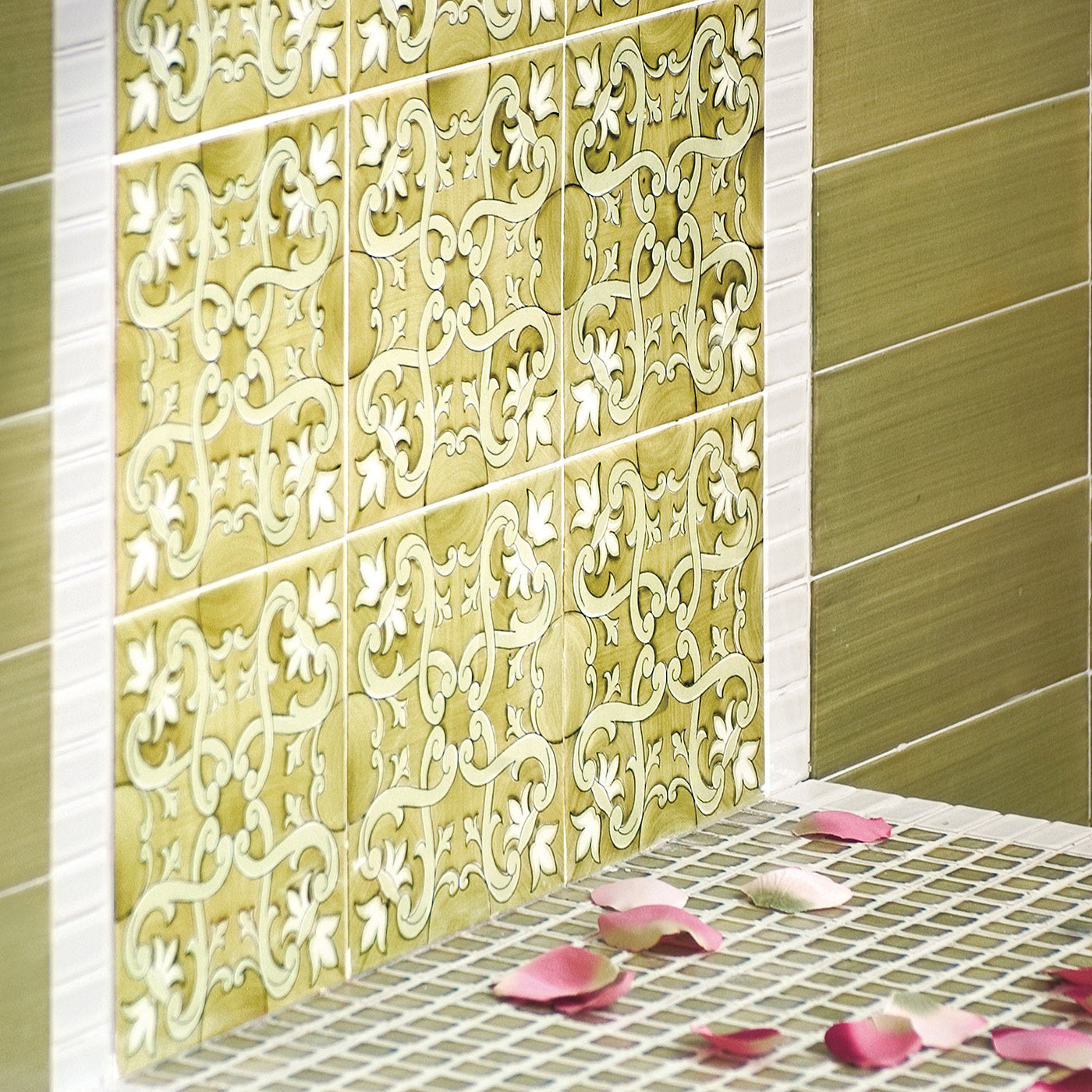 Set of 25 Recamone Green Tiles Fiori Scuri Collection  - Alternative view 2