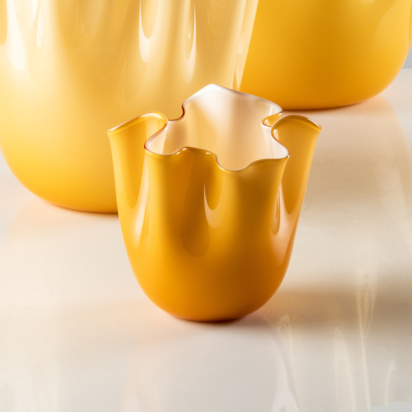 Fazzoletti Opaline Large Amber Vase by Fulvio Bianconi and Paolo Venini - Alternative view 1