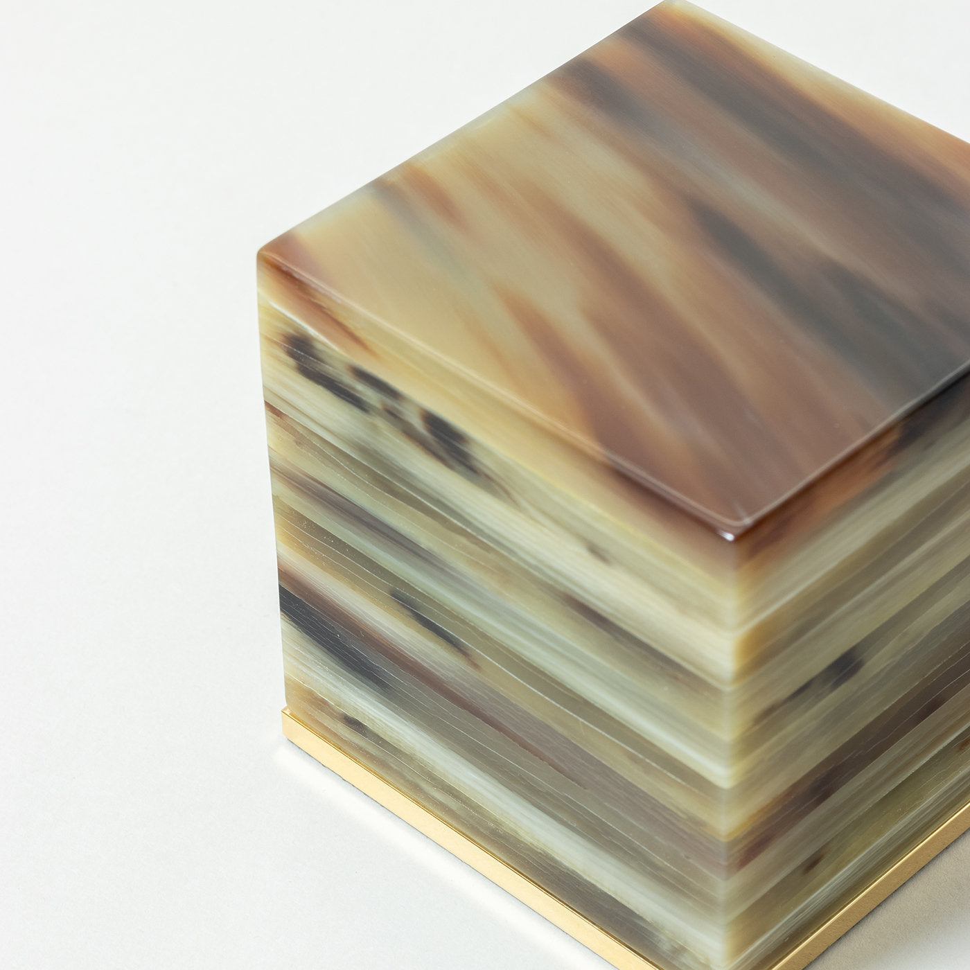 Cube Paperweight in Natural Horn - Alternative view 1