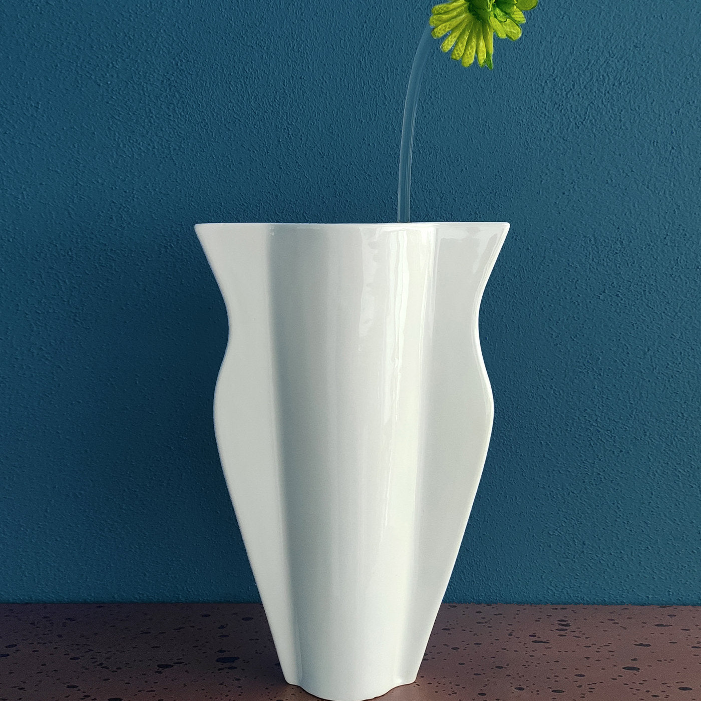 Schiacciato 1 White Vase - Alternative view 2