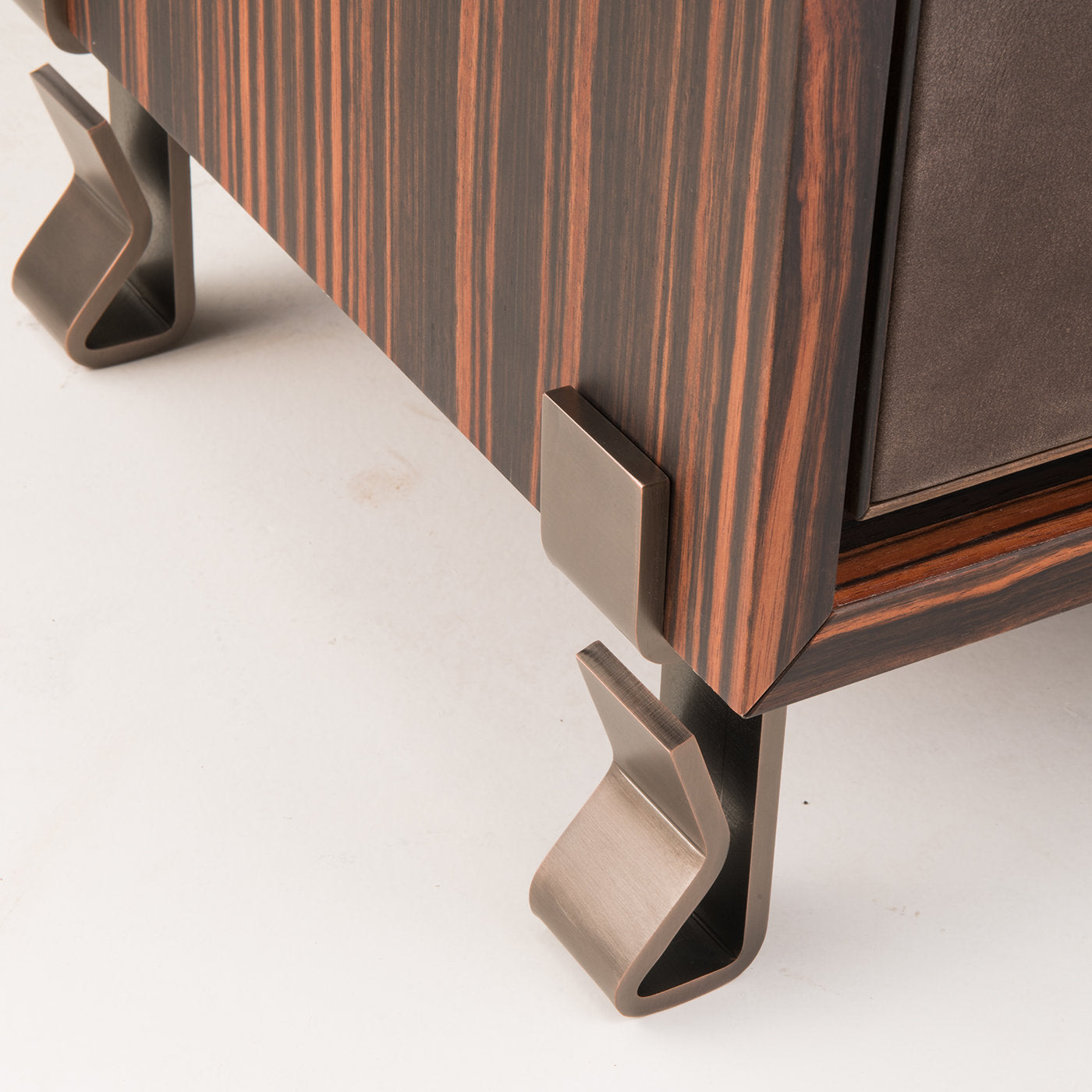 Settimo Ebony Chest of Drawers by Michael Schoeller - Alternative view 3