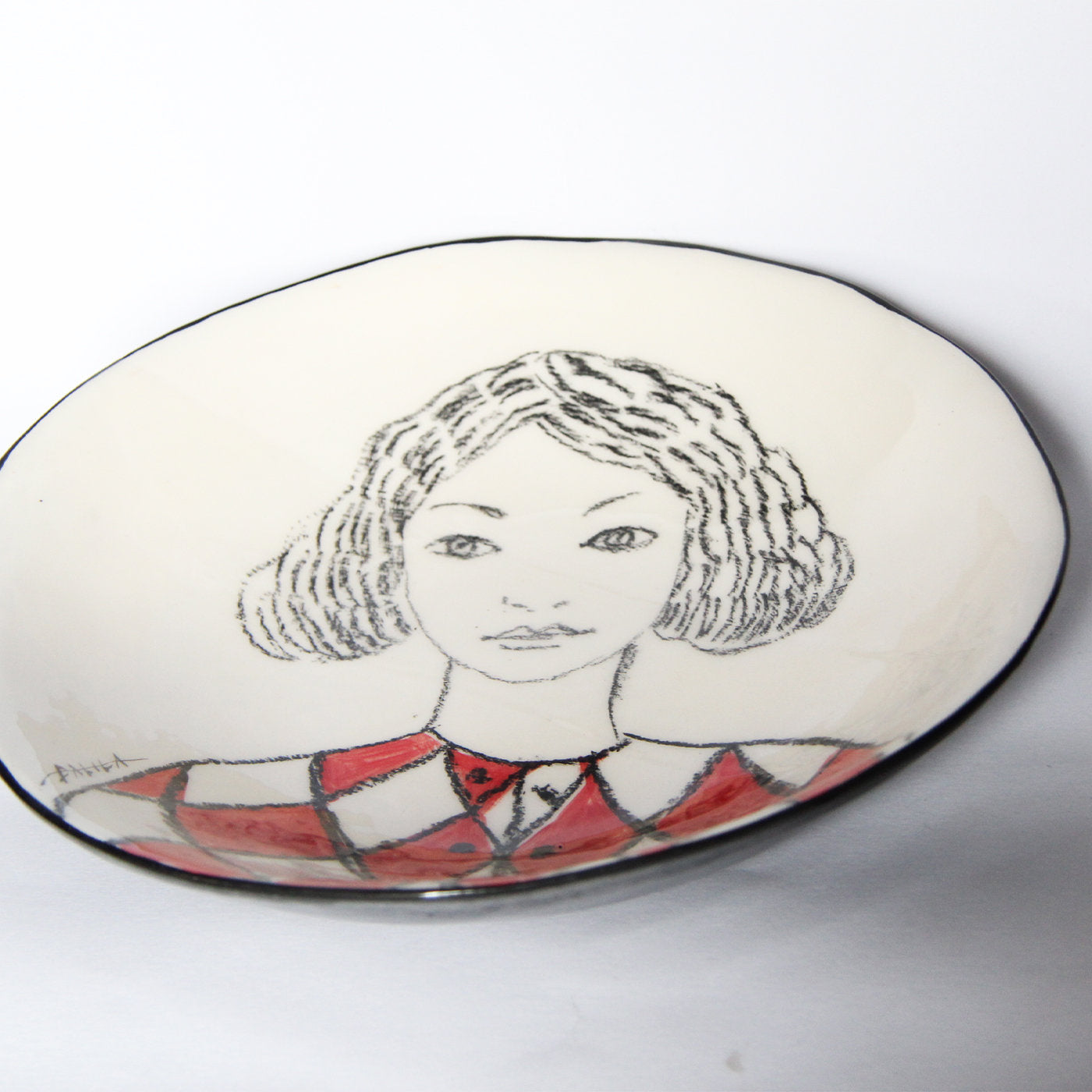 Woman with Rhombus Top Plate - Alternative view 1