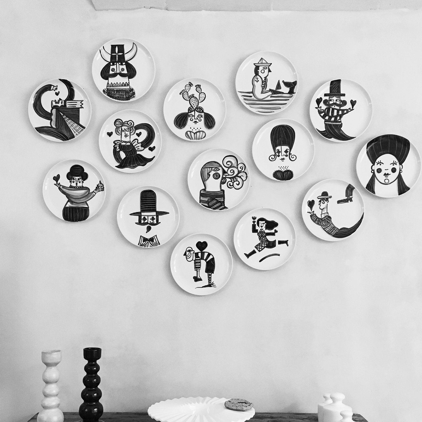 Gianni Black and White Stories Plate Collection  - Alternative view 2