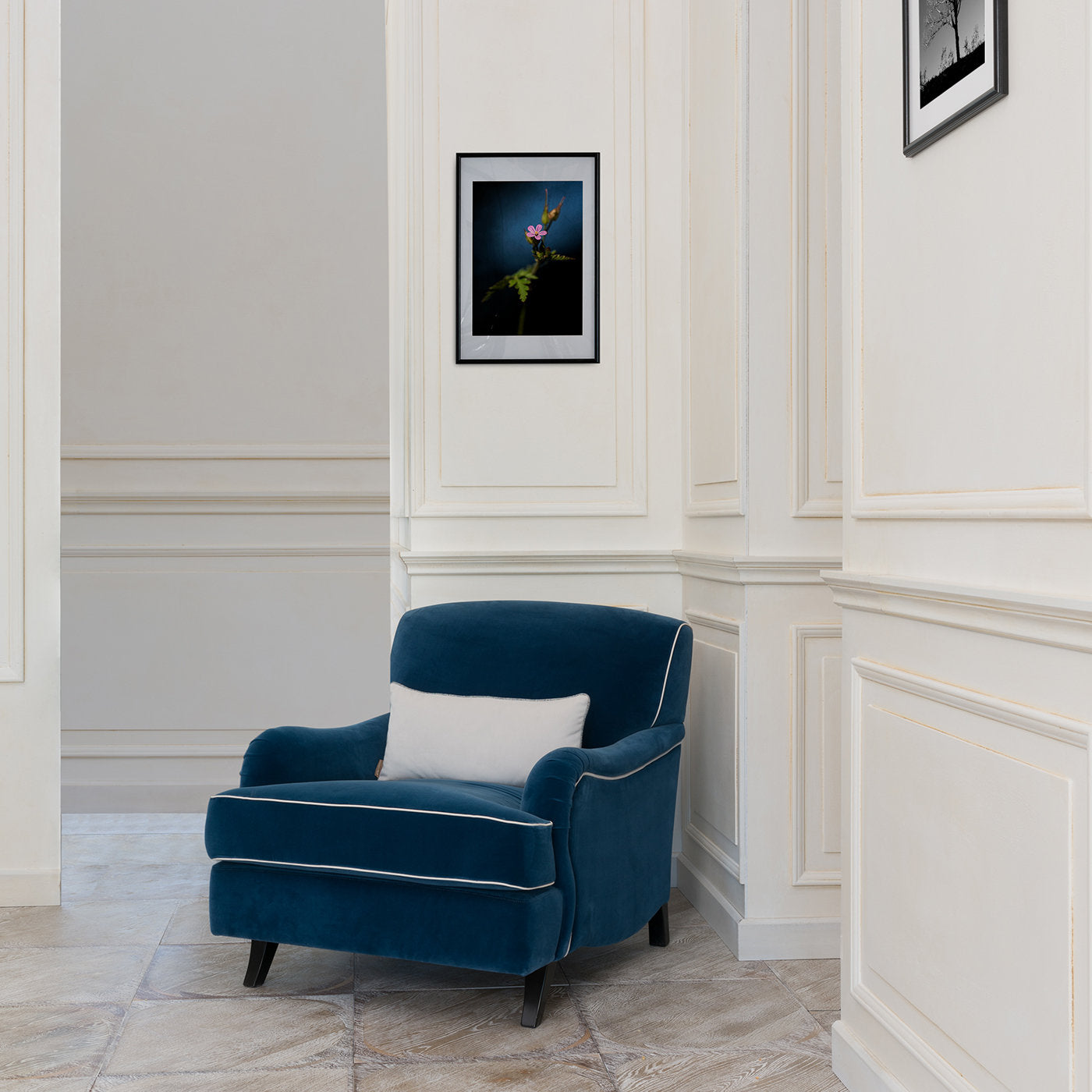 Bernini blue velvet classic armchair - Alternative view 1