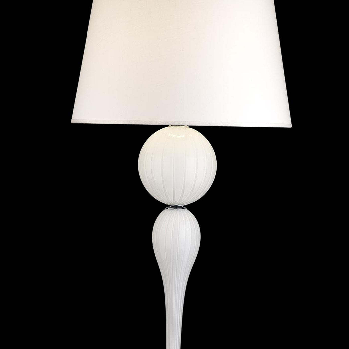 White Table Lamp - Alternative view 1