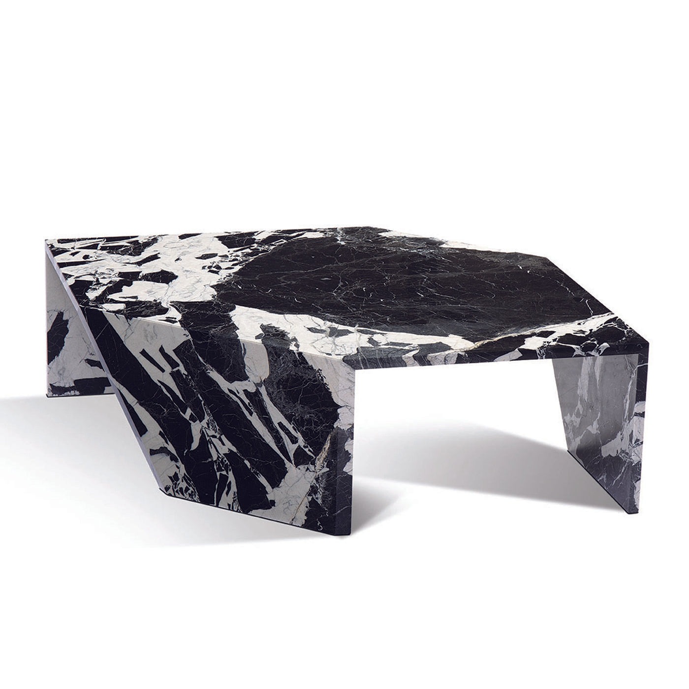 Black and White Origami Coffee Table by Patricia Urquiola - Alternative view 1