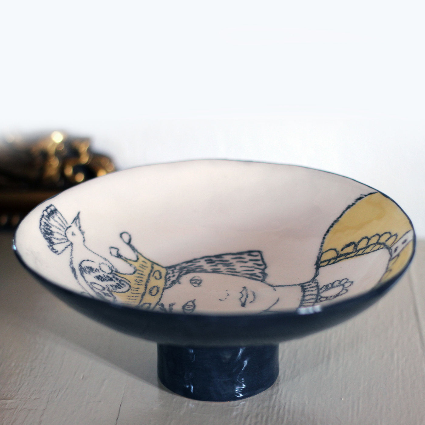Queen with Hoopoe Cake Stand - Alternative view 3
