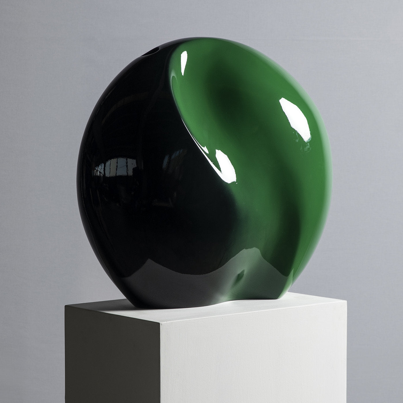 Black and Green Seme Sculpture Vase - Alternative view 1
