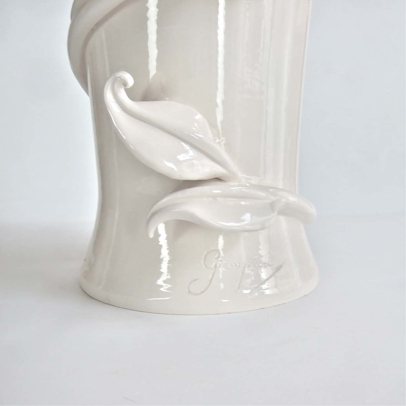 Embrace Vase The White Symphony Collection - Alternative view 1