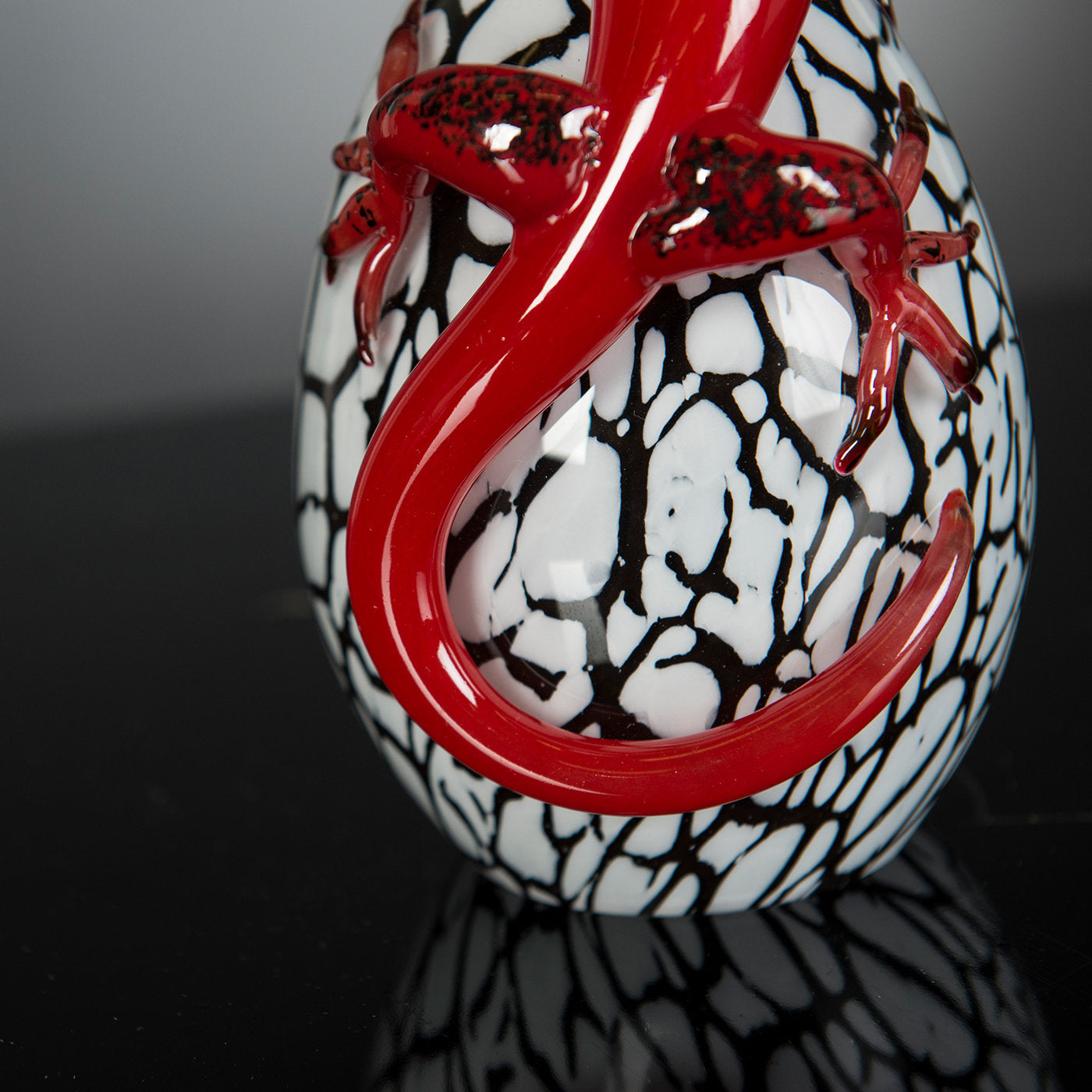 Huevo de cristal pequeño con salamanquesa roja  - Vista alternativa 3