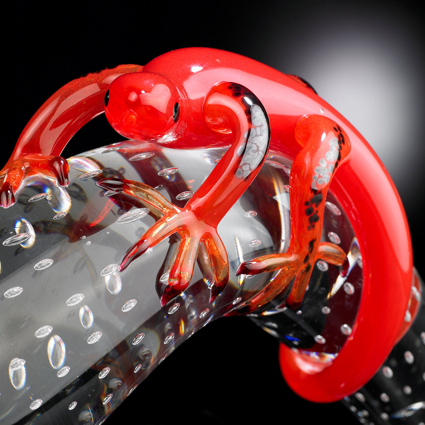 Glass Horn with Red Gecko - Alternative view 1