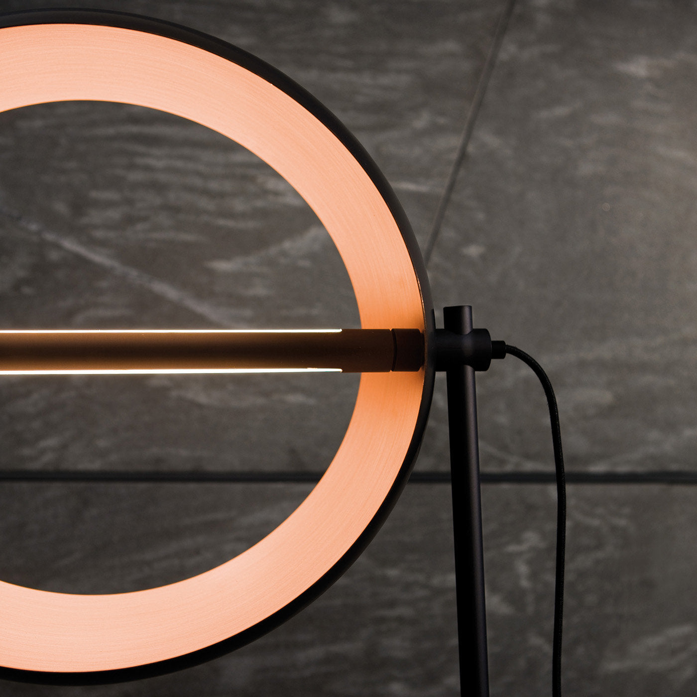 Lámpara de pie Globe Copper de Edoardo Colzani - Vista alternativa 2