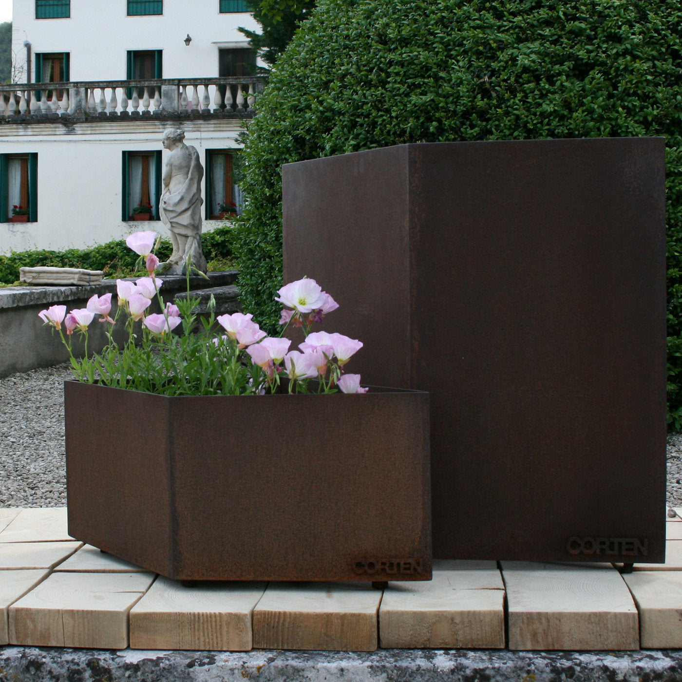 89.2 Corten Steel Vase Holder Marco Gaviraghi Calloni | Artemest