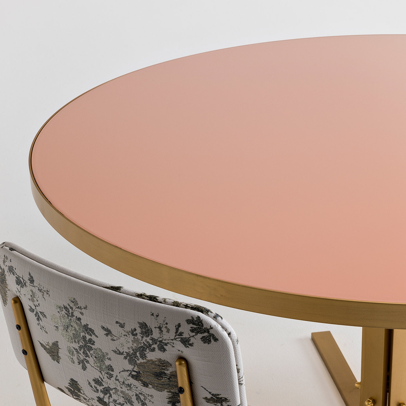 Madame Dining Table - Alternative view 3