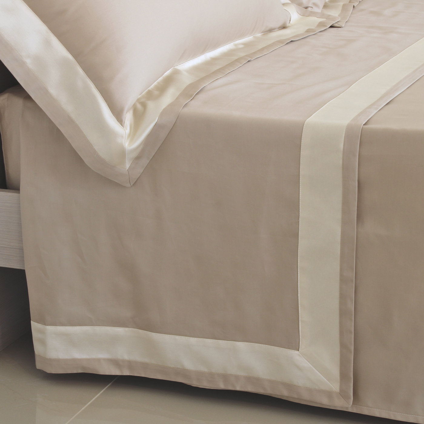 Sand King Size Sheet Set with Pillowcases - Alternative view 2