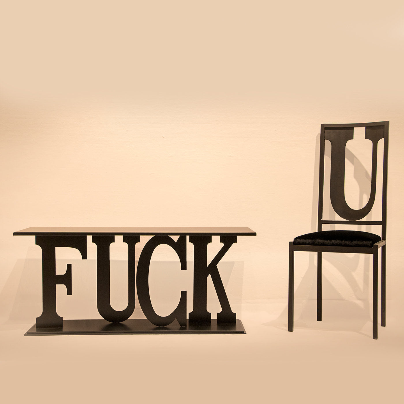 Black Velvet-Upholstered U Chair in Iron Frame - Alternative view 1