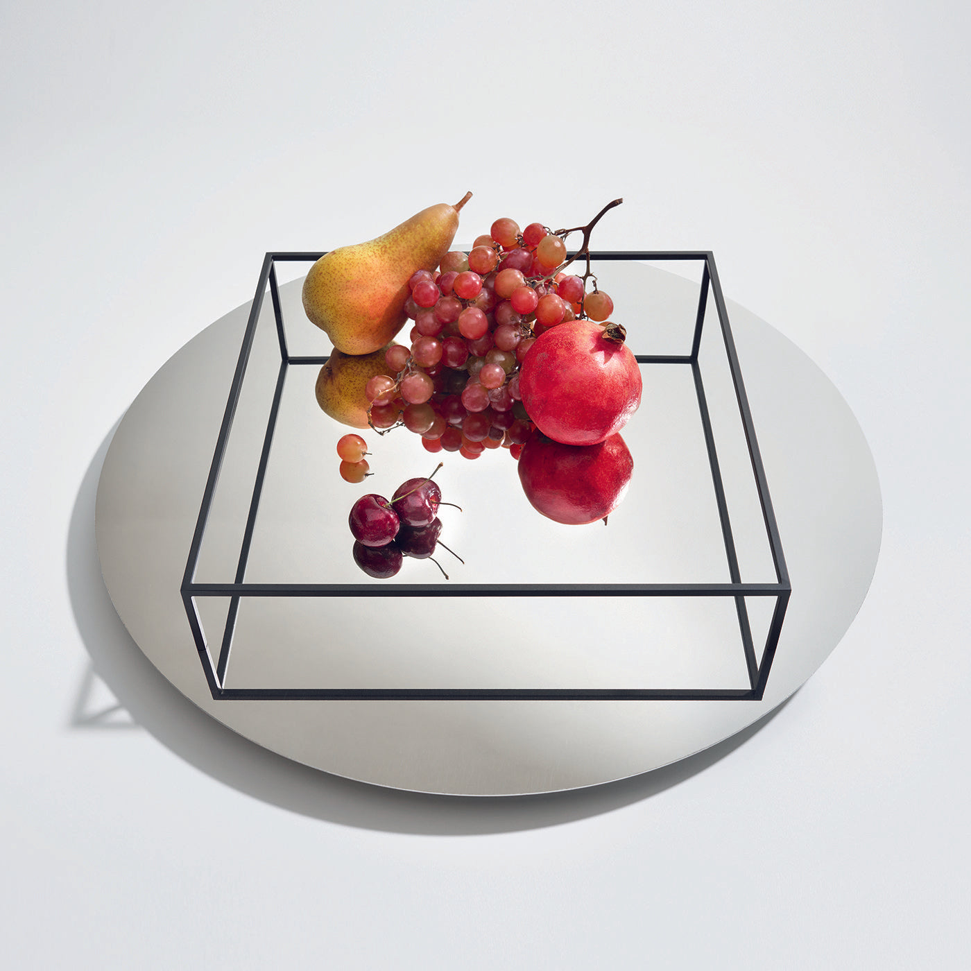 Surface + Border N. 1 Black Fruit Tray by Ron Gilad  - Alternative view 3