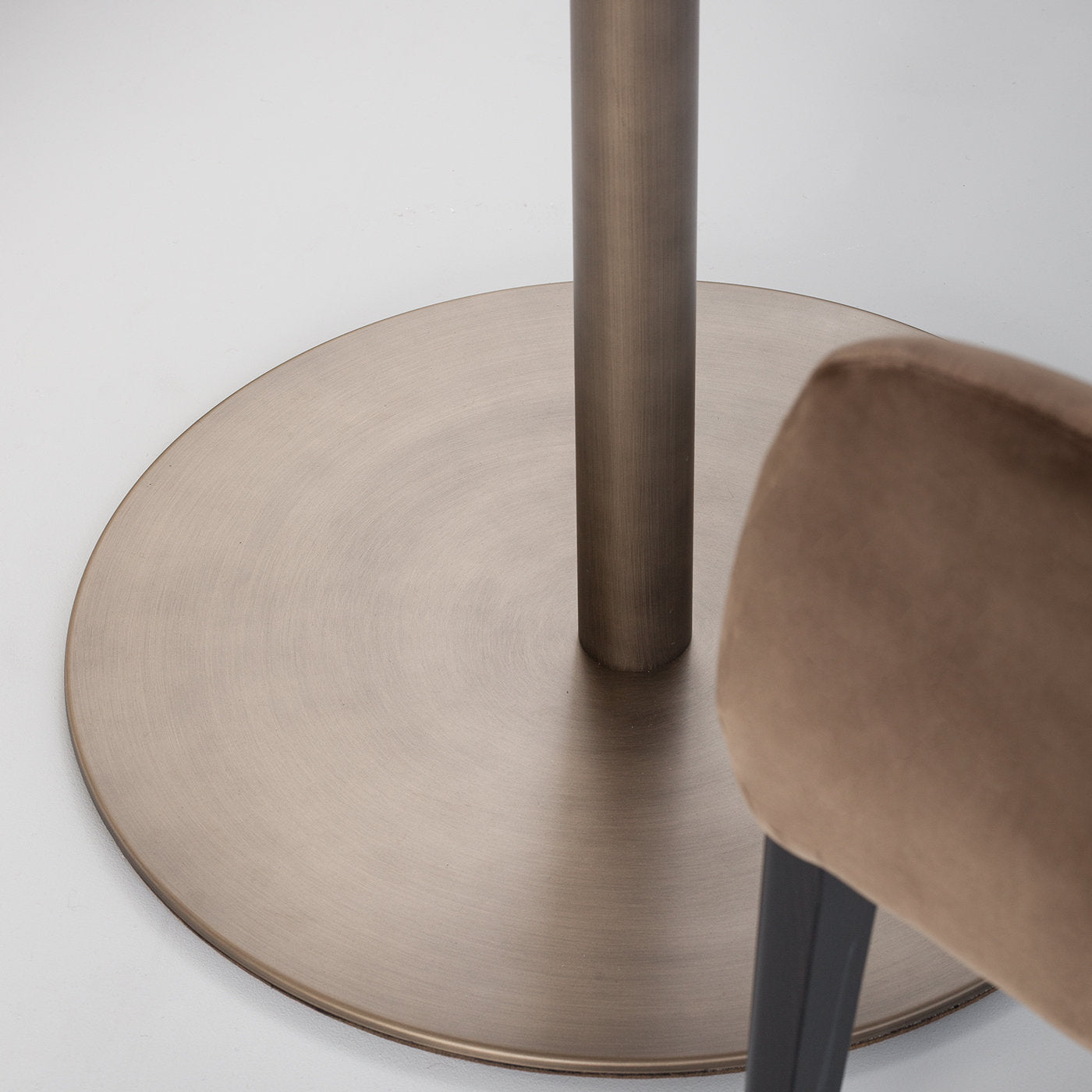 Navona Circle Table by Ciarmoli Queda Studio - Alternative view 5