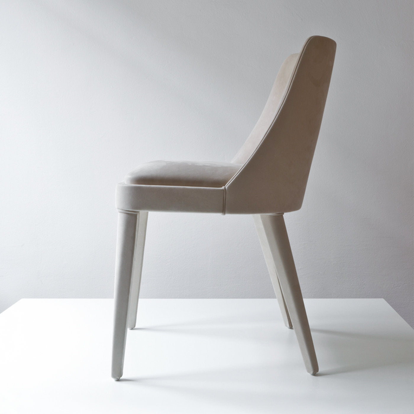 Lola Off-White Chair by Bosco Fair and Emanuele Genuizzi - Alternative view 2