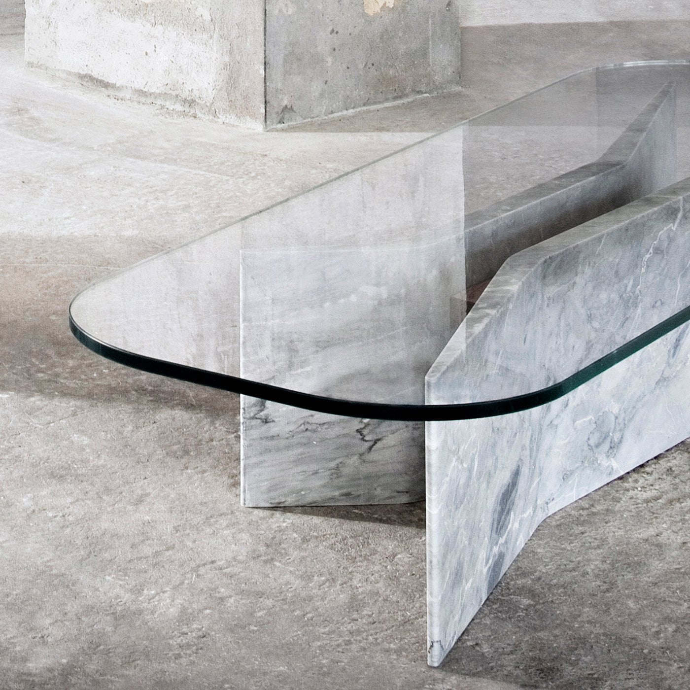 Filo Coffee Table with Versilys Marble Base - Alternative view 1