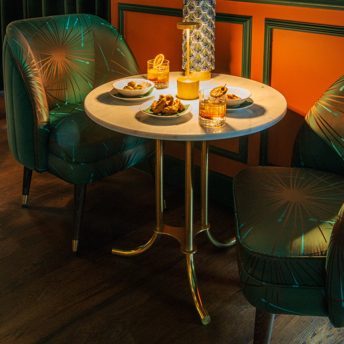 Triscele Lounge Table - Alternative view 1
