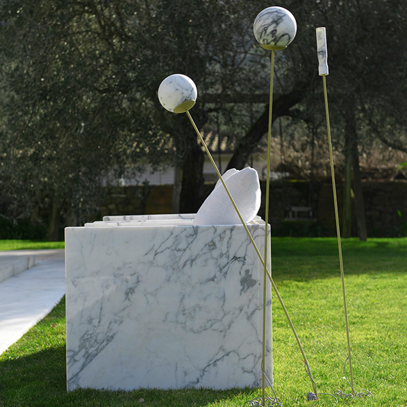 Lampadaire Luna Luce II en marbre Calacatta Carrara d'Eugenio Biselli - Vue alternative 3