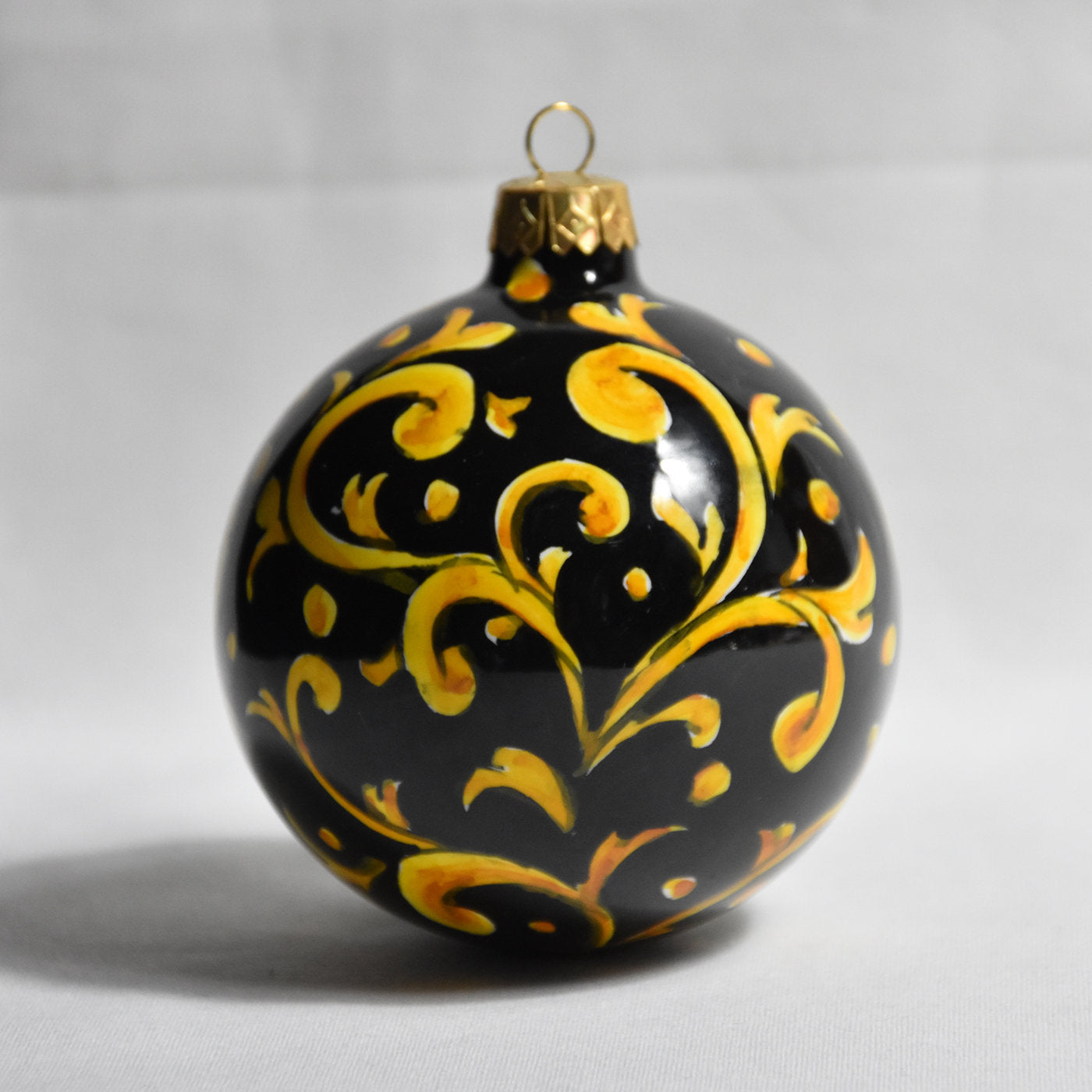 Adorno de bola de Navidad de damasco amarillo y negro - Vista alternativa 1