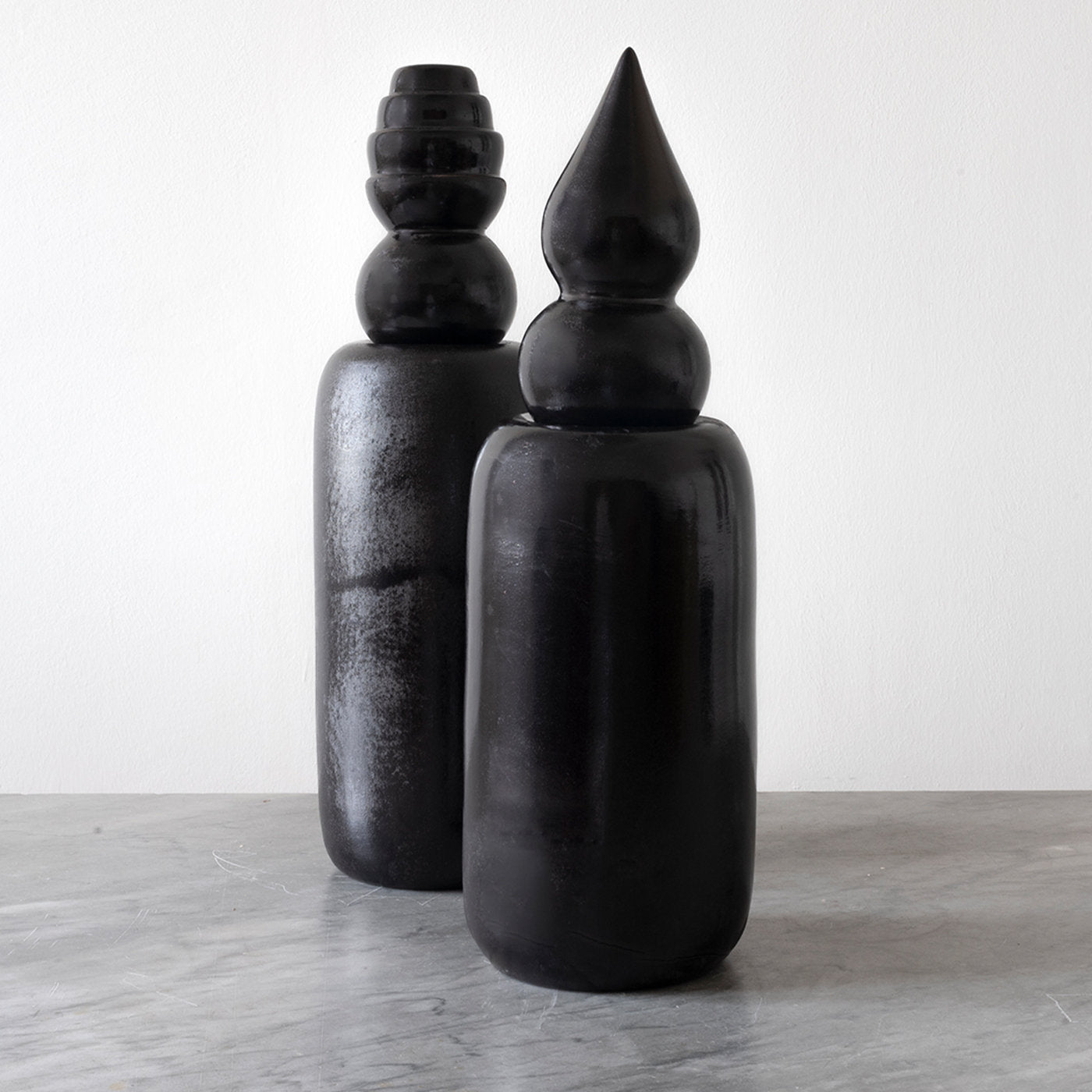 Botanica Black Vase with Artichoke Top - Alternative view 2