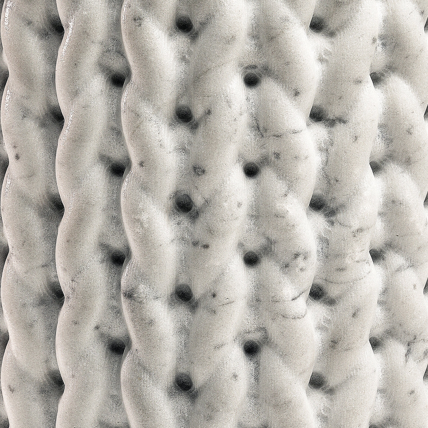 Trikotvase aus Carrara-Marmor von Patricia Urquiola - Alternative Ansicht 1