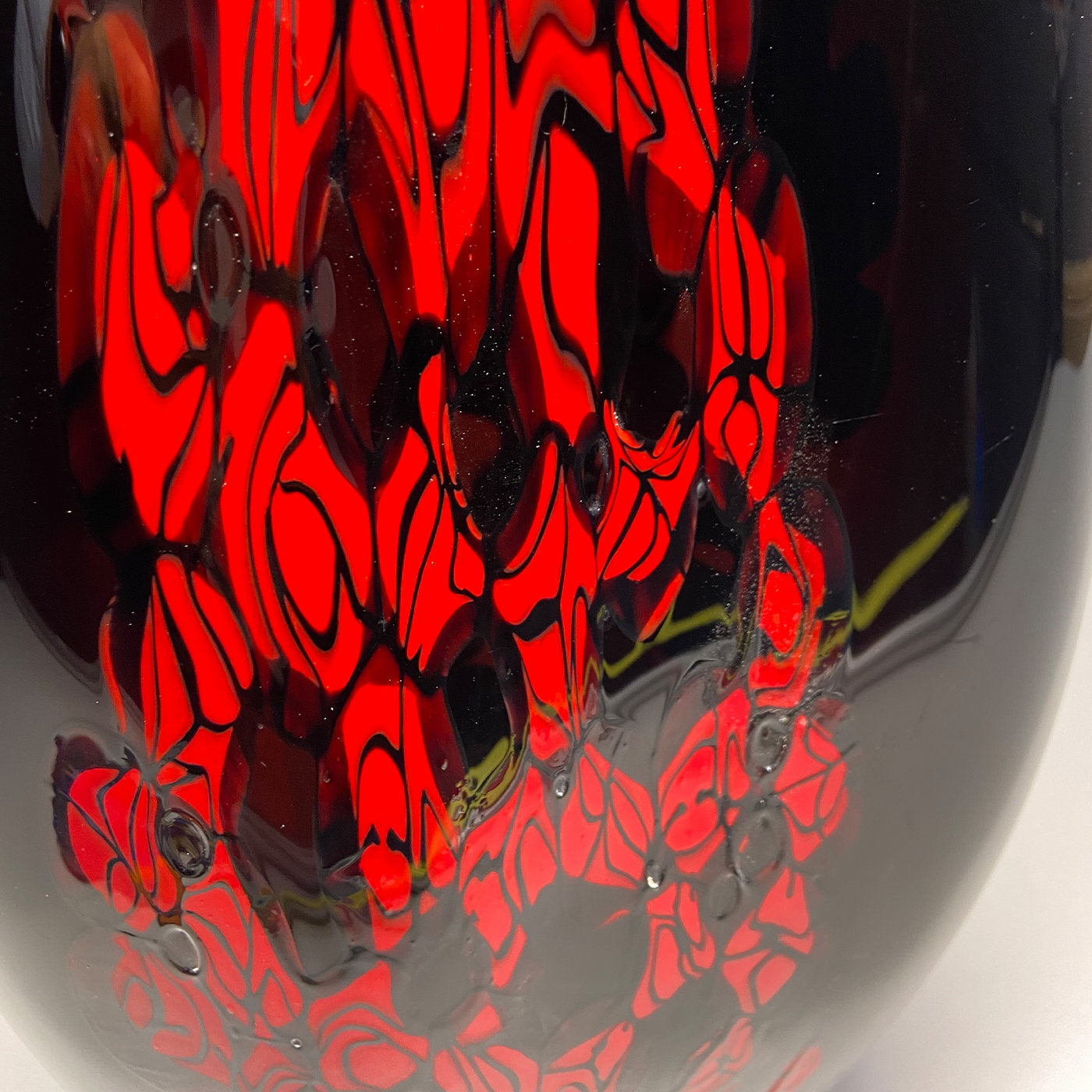 Trippa Black and Red Murrine Vase - Alternative view 1