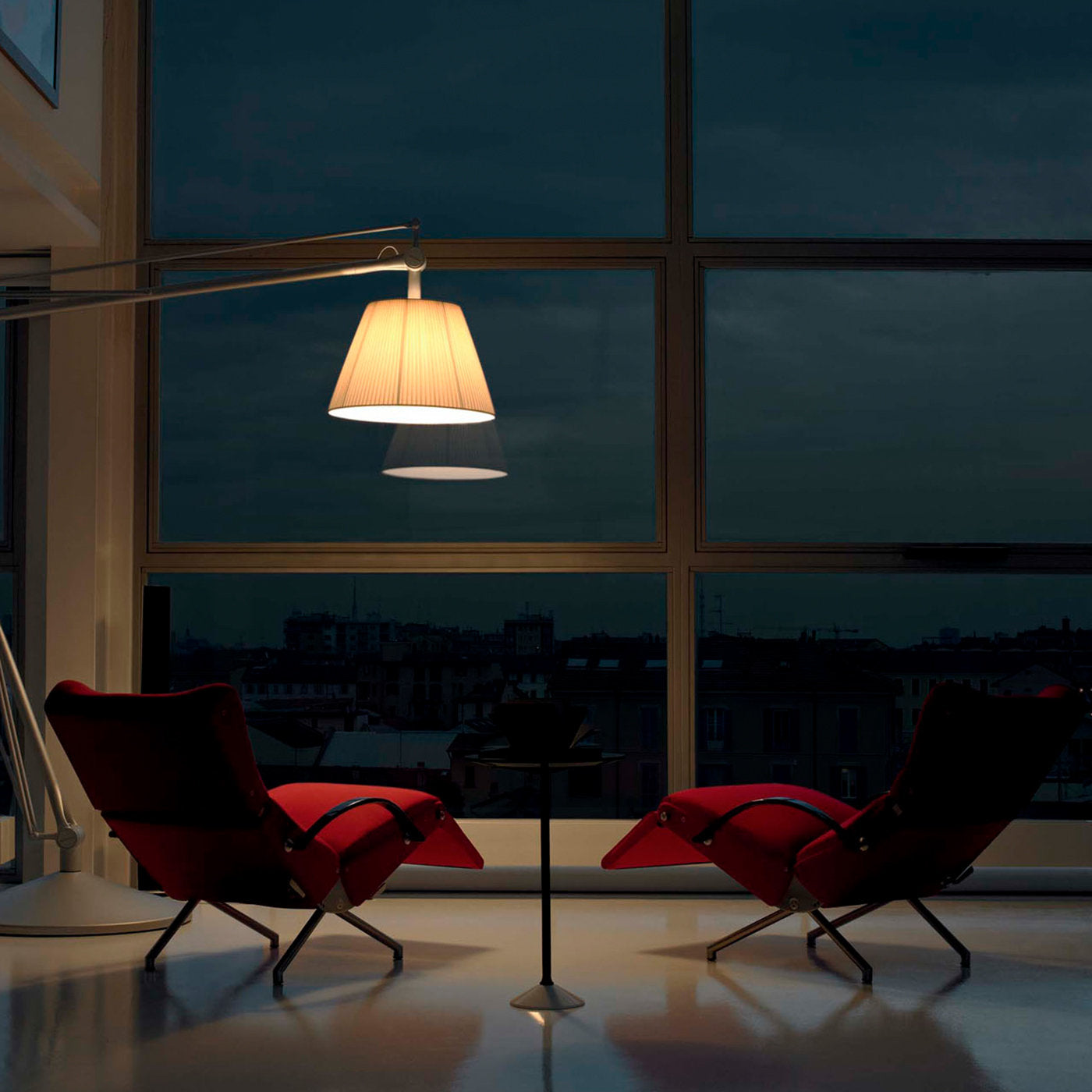 P40 Red and Black Lounge Armchair by Osvaldo Borsani - Alternative view 2