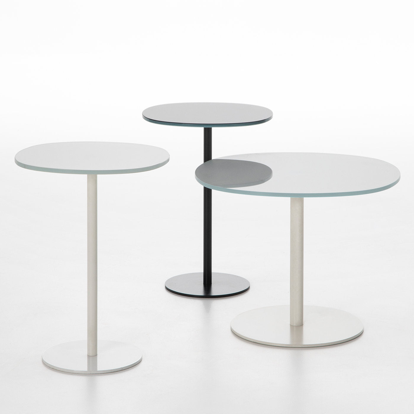 Solenoide White Tall Side Table by Piero Lissoni - Alternative view 1