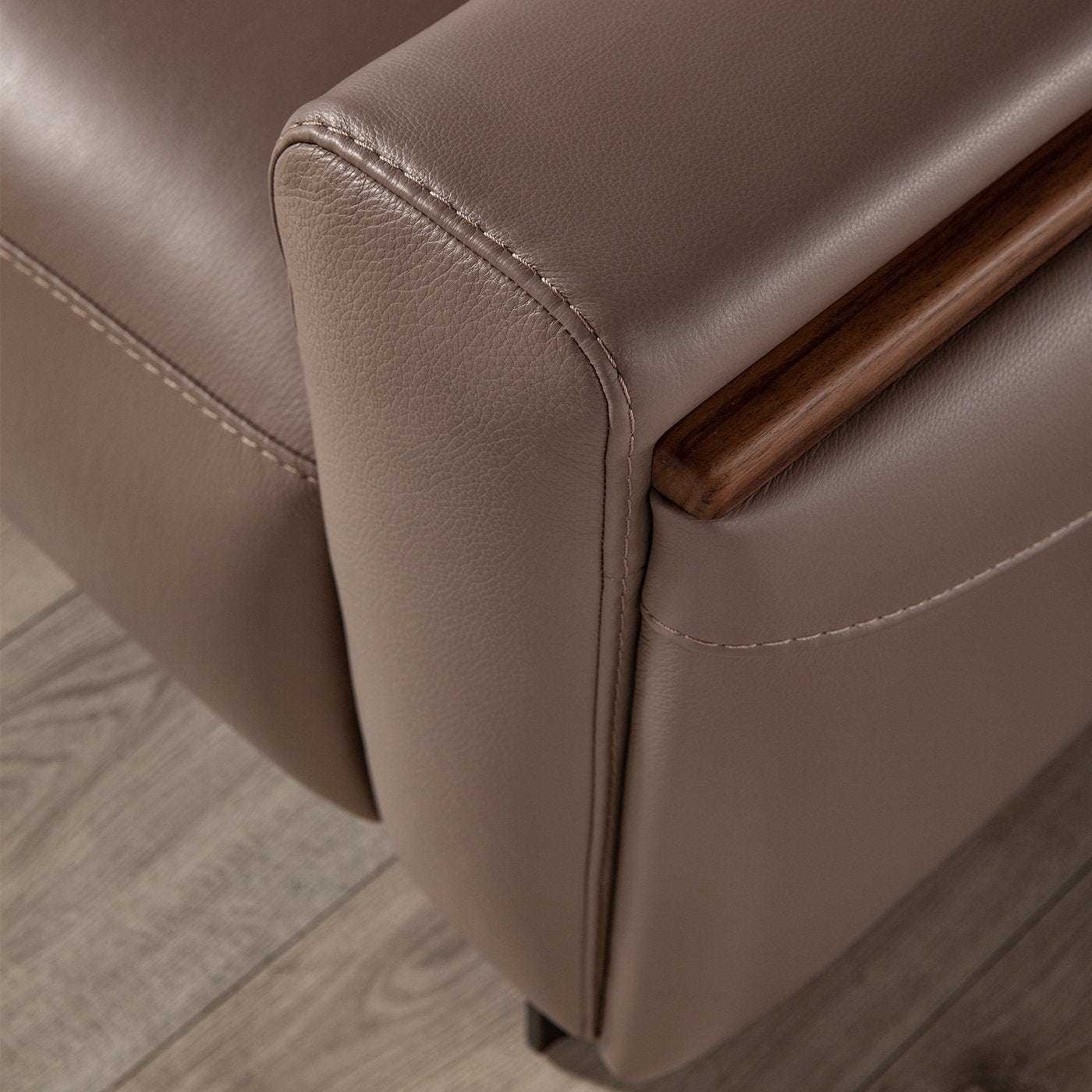 Nazaro Beige Leather 2-Seater Sofa - Alternative view 1