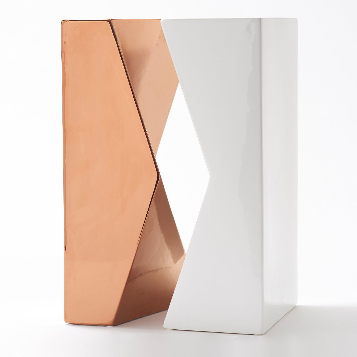 Verso Set of 2 Copper and White Vases by Antonio Saporito - Alternative view 1