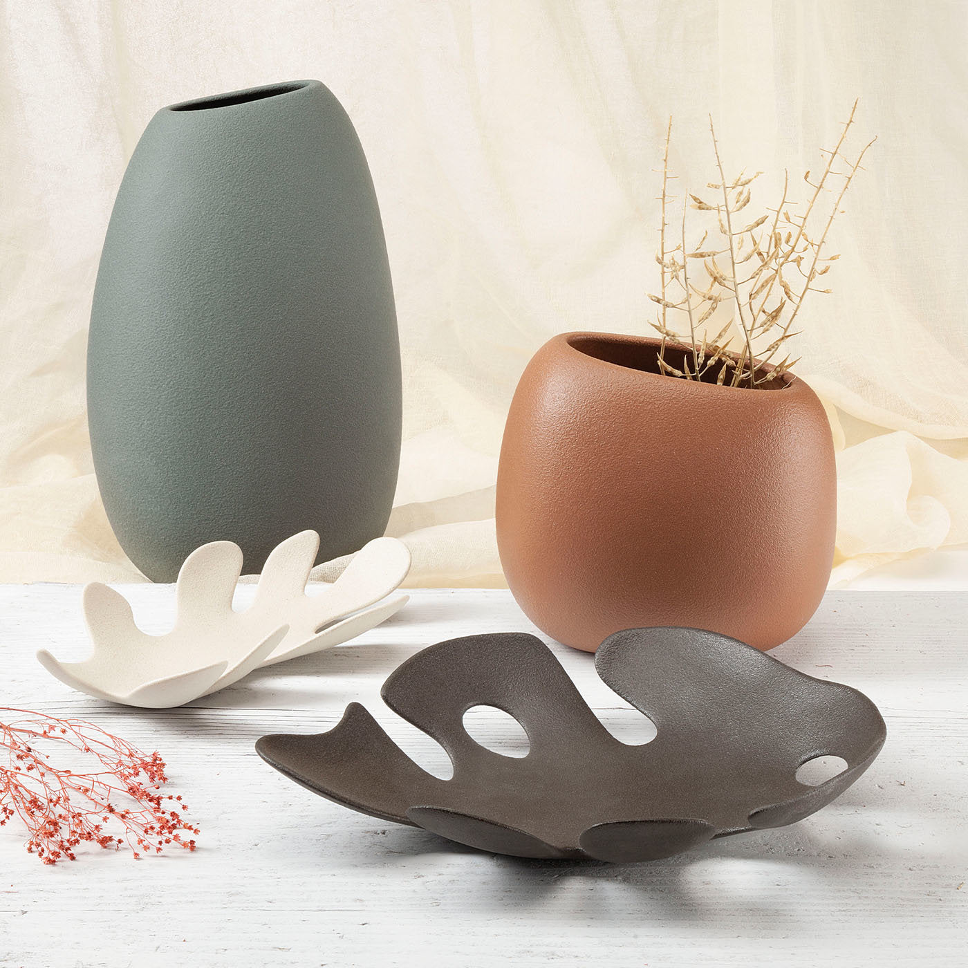 Hello Matisse Bronze Small Vase - Alternative view 1