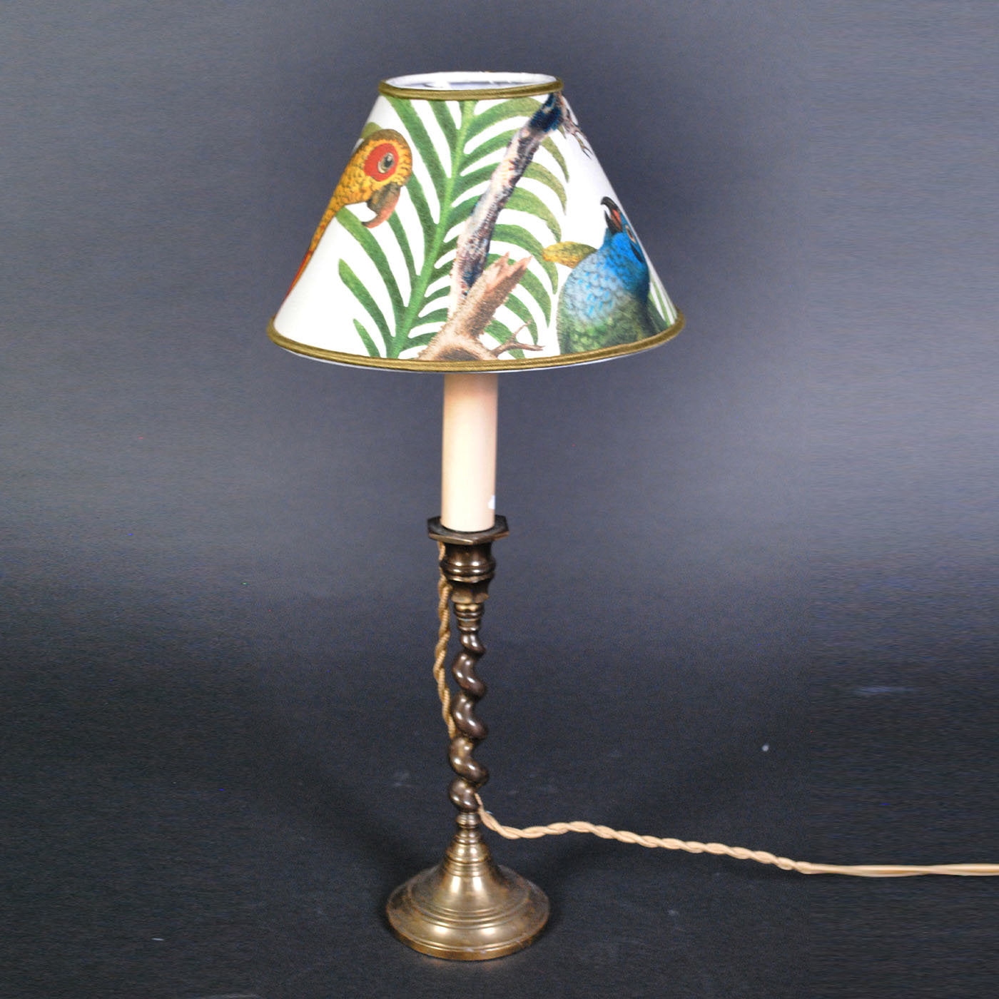 Parrot On Palm Vintage Table Lamp - Alternative view 1