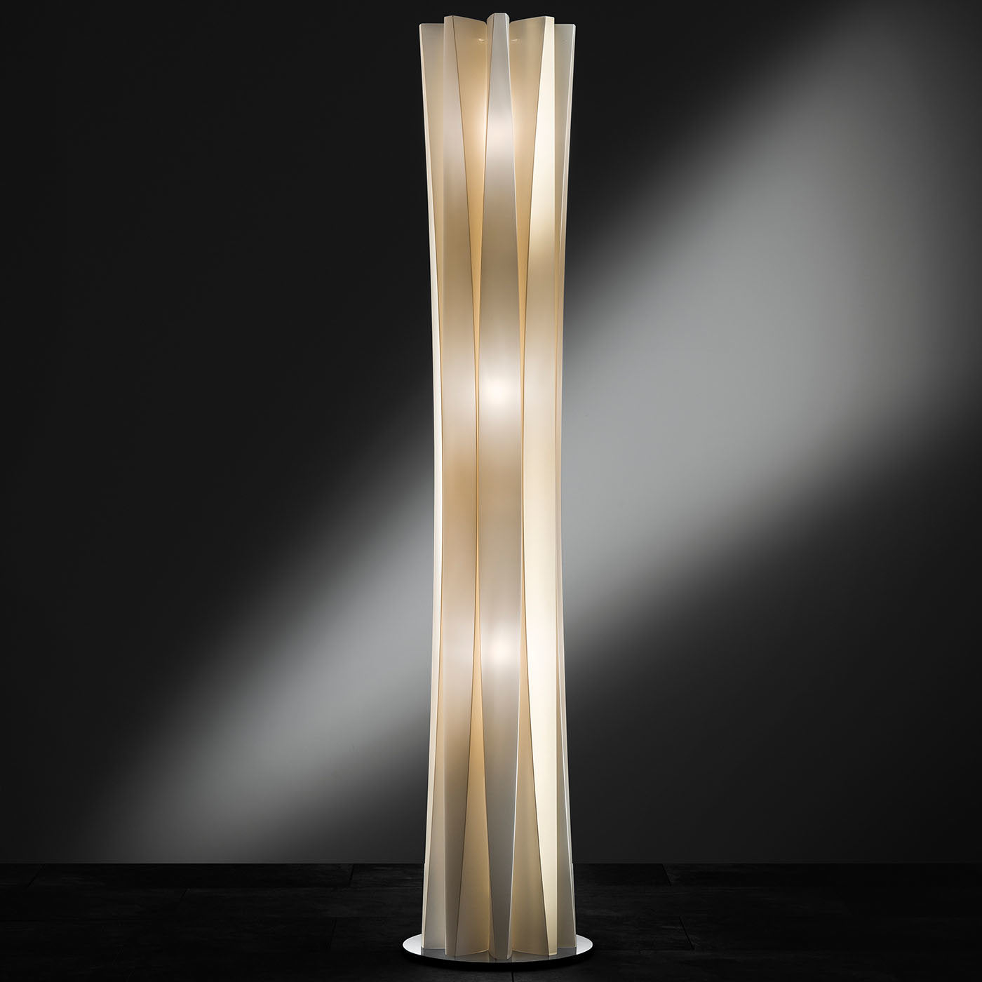Bach XXL Gold Floor Lamp by Francesco Paretti - Alternative view 1
