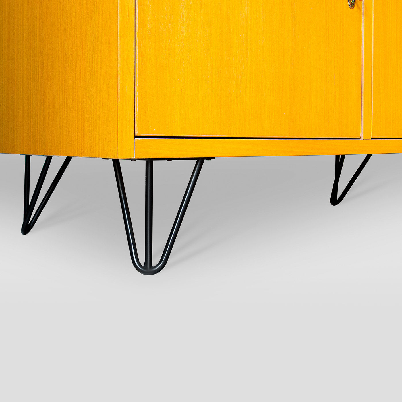 50s-style Yellow Cabinet - Alternative view 1