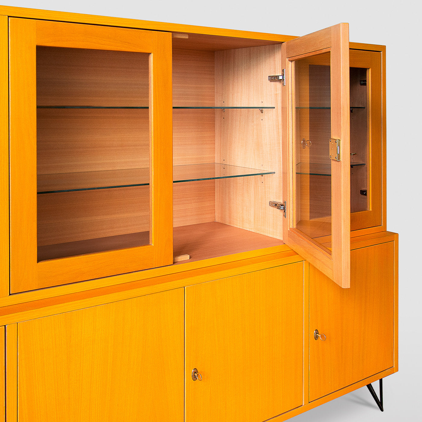 50s-style Yellow Cabinet - Alternative view 2
