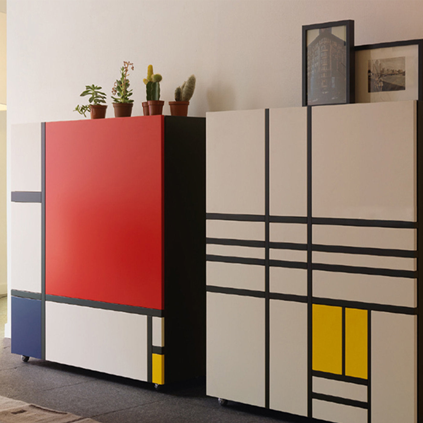 Homage to Mondrian Cabinet by Shiro Kuramata - Alternative view 1