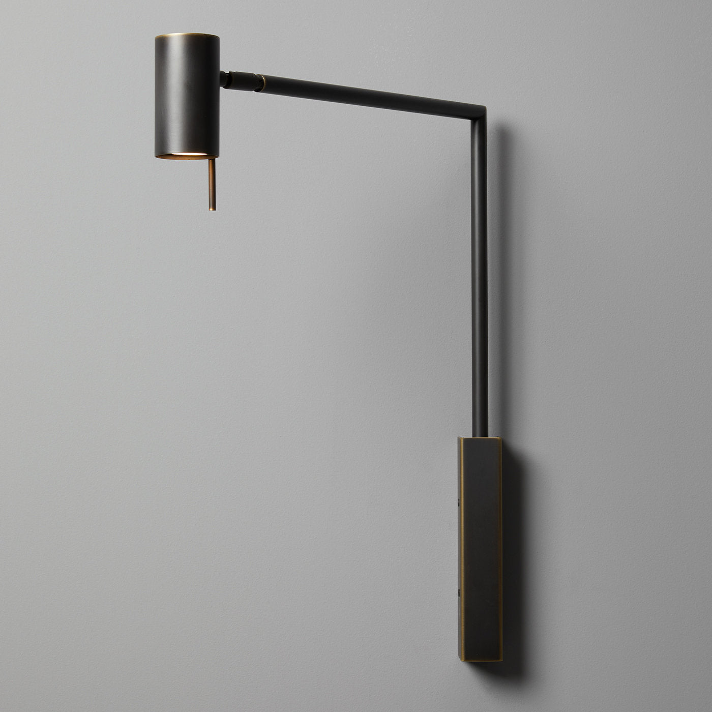 Rectus Wall Lamp with Adjustable Arm - Alternative view 1