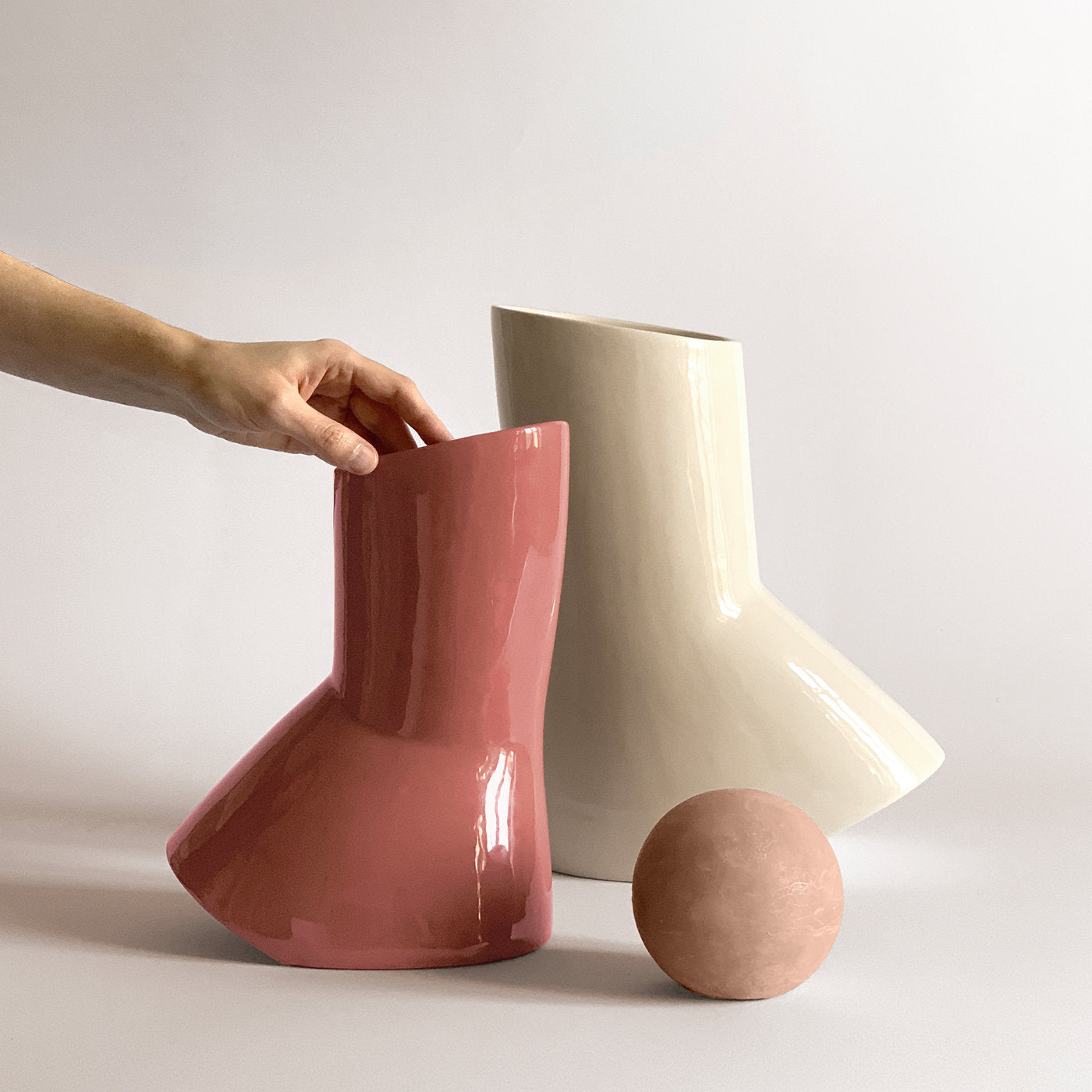 Menadi Ivory Ceramic Vase - Alternative view 4
