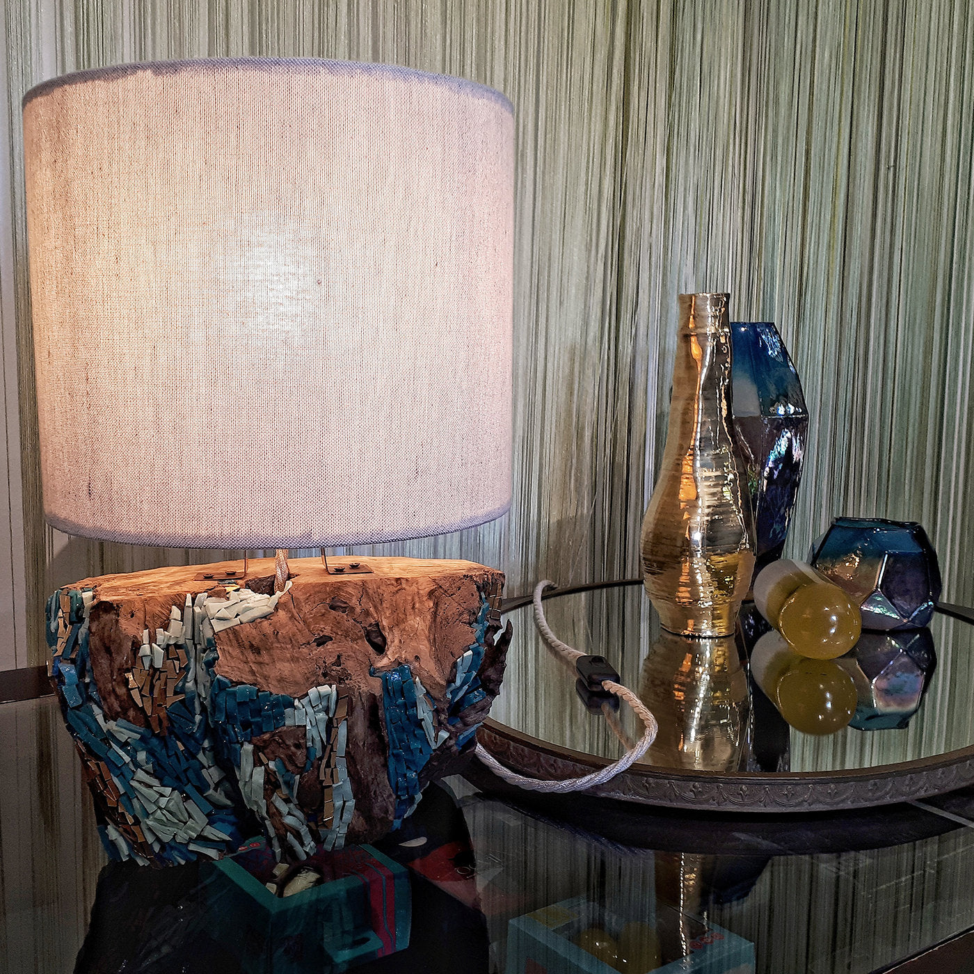 Olive Wood Table Lamp - Alternative view 1